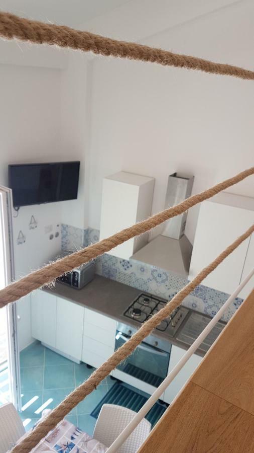 Aquamarine Apartment Nel Cuore Di San Vito 산비토로카포 외부 사진
