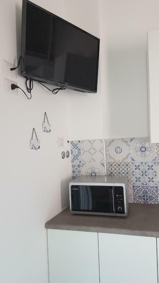 Aquamarine Apartment Nel Cuore Di San Vito 산비토로카포 외부 사진