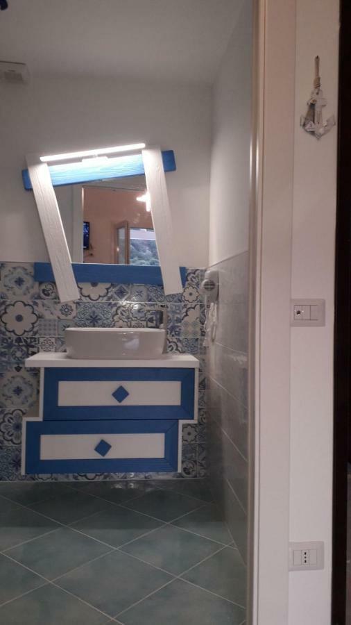 Aquamarine Apartment Nel Cuore Di San Vito 산비토로카포 외부 사진